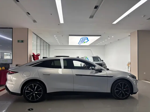 BYD Han L — Фото автомобиля 4