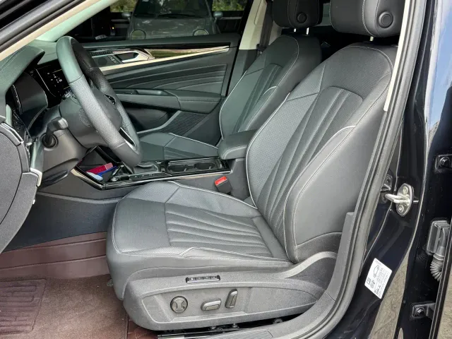 Volkswagen Passat — Фото автомобиля 16