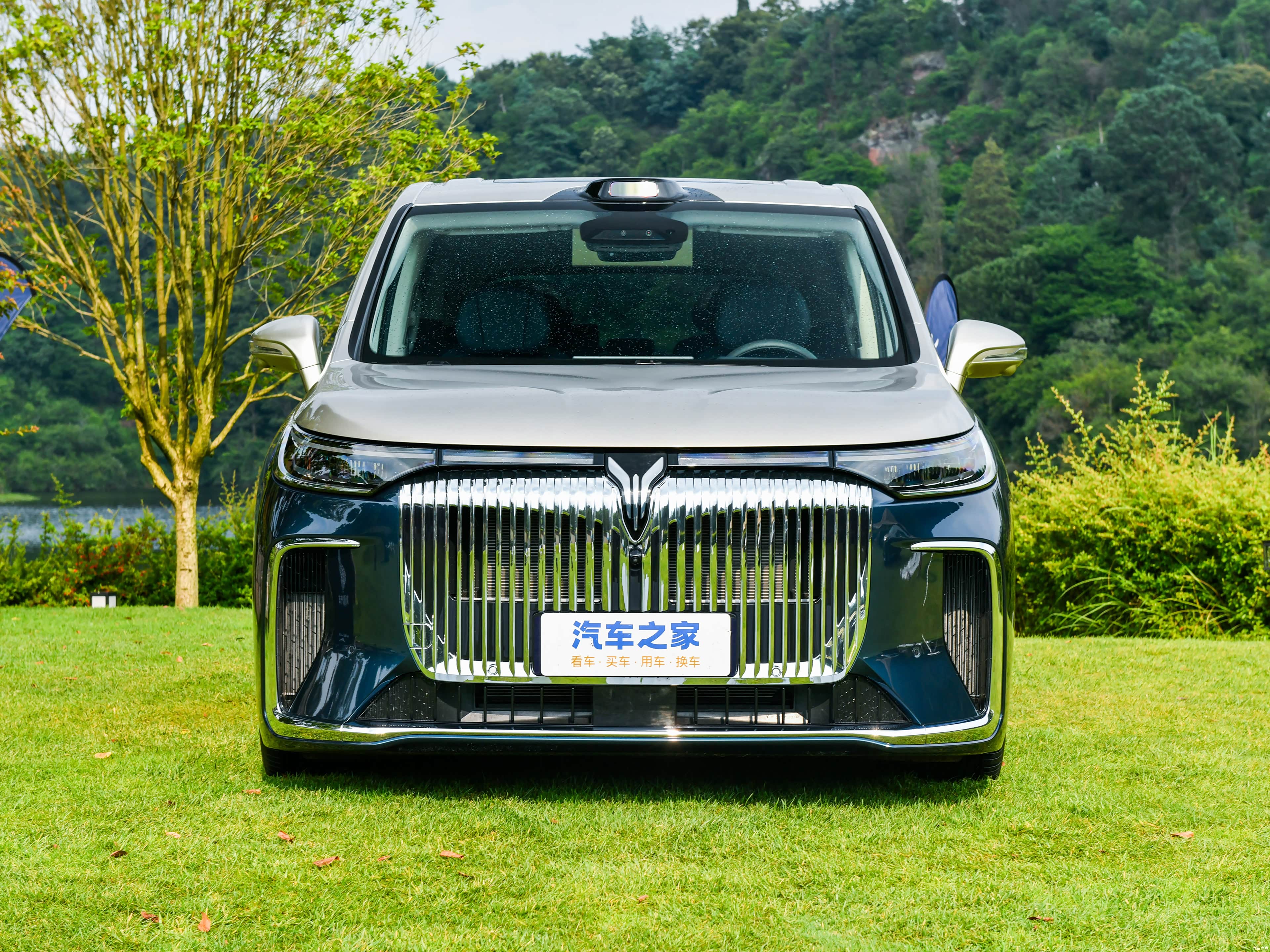 VOYAH Dream Qiankun Ultra PHEV — Фото автомобиля 2