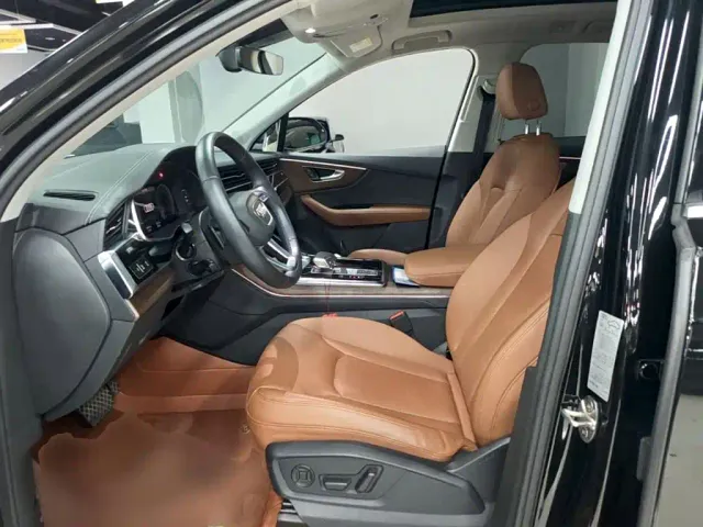 Audi Q7 — Фото автомобиля 14