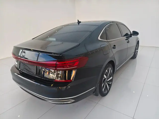 Volkswagen Passat — Фото автомобиля 10