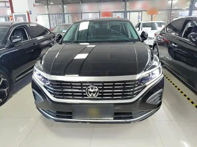 Volkswagen Passat — Фото автомобиля 2