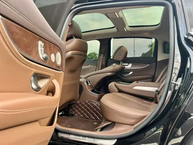 Mercedes-Benz E-Class — Фото автомобиля 9