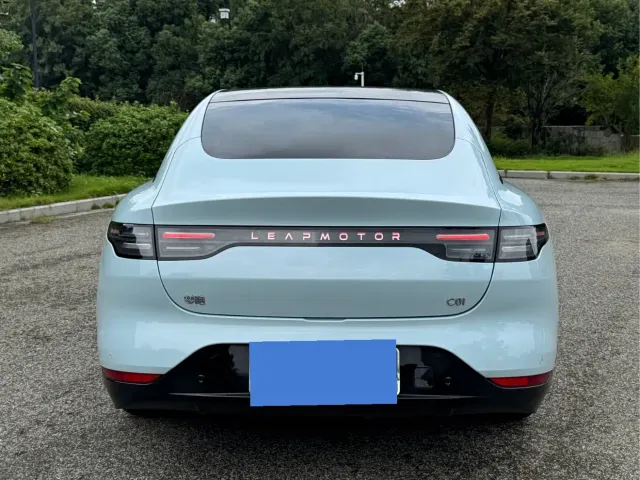Leapmotor C01 — Фото автомобиля 6