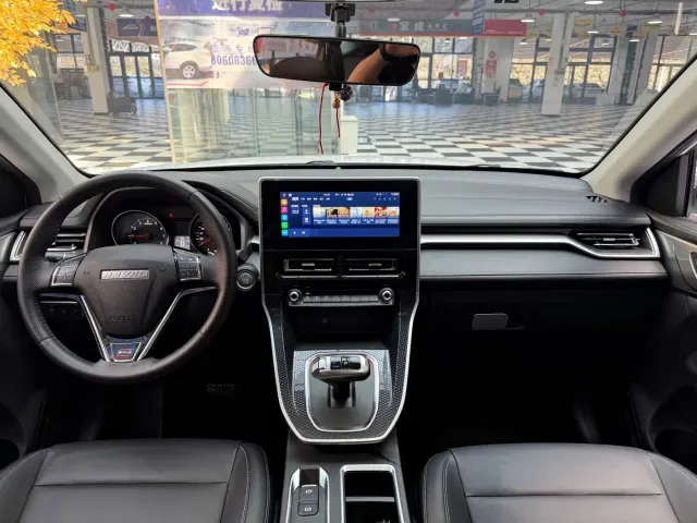 Haval M6 — Фото автомобиля 11
