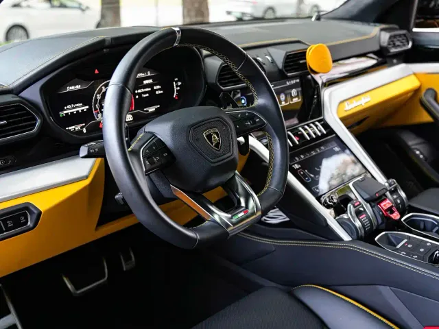 Lamborghini Urus — Фото автомобиля 17