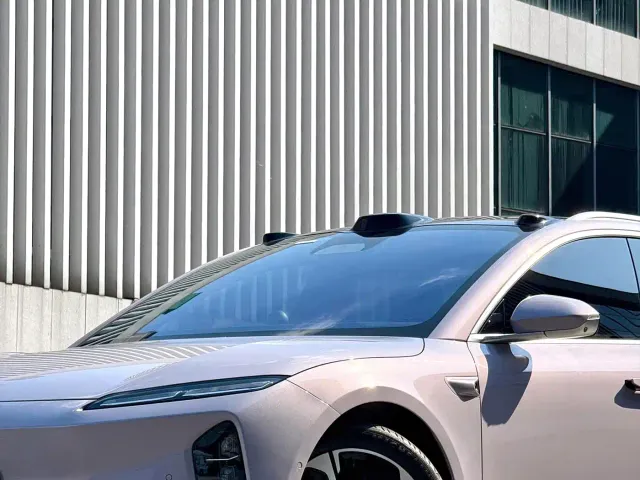 Nio ET5 Touring — Фото автомобиля 8