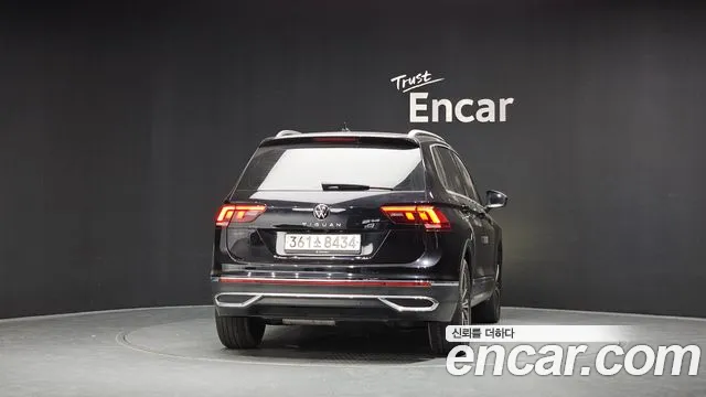 Volkswagen Tiguan Tiguan 2 поколение 2.0 TDI Premium — Фото автомобиля 4