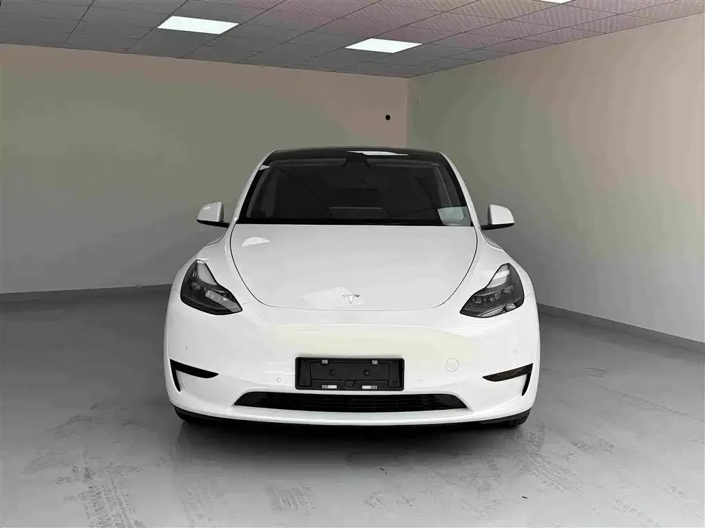 Tesla Model Y 2022 Facelift Rear-Wheel Drive Version — Фото автомобиля 2