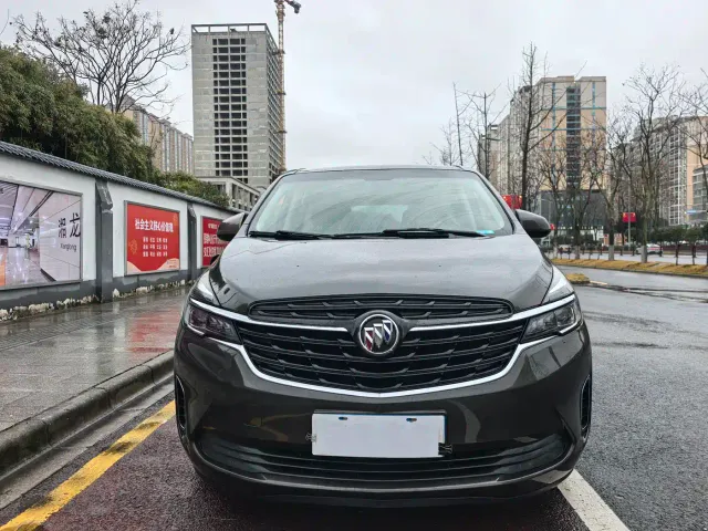 Buick GL8 — Фото автомобиля 2