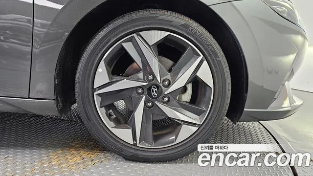 Hyundai Avante CN7 — Фото автомобиля 6
