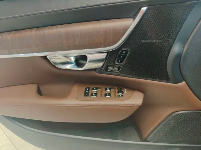 Volvo S90 — Фото автомобиля 12