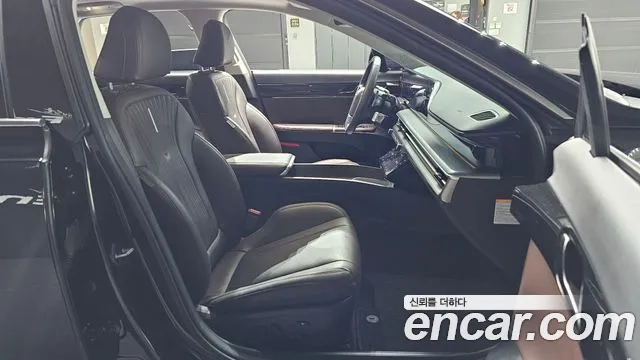 Hyundai Grandeur GN7 — Фото автомобиля 16