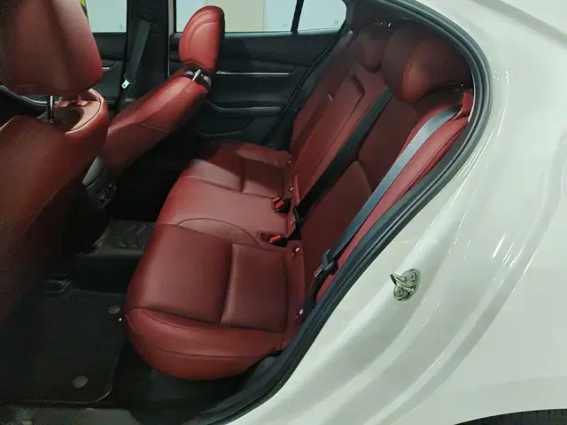 Mazda Axela — Фото автомобиля 16