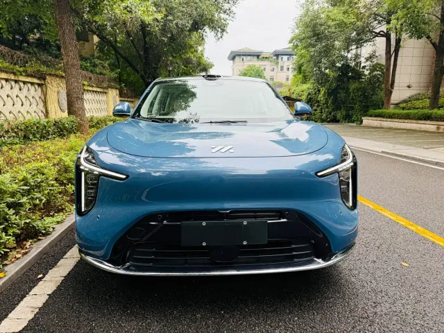 IM Motors LS6 — Фото автомобиля 2