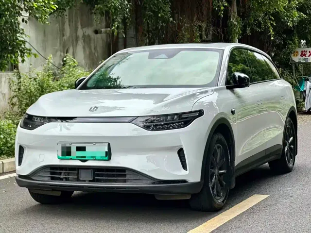Leapmotor C11 — Фото автомобиля 2