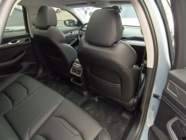 Geely Xingrui — Фото автомобиля 8