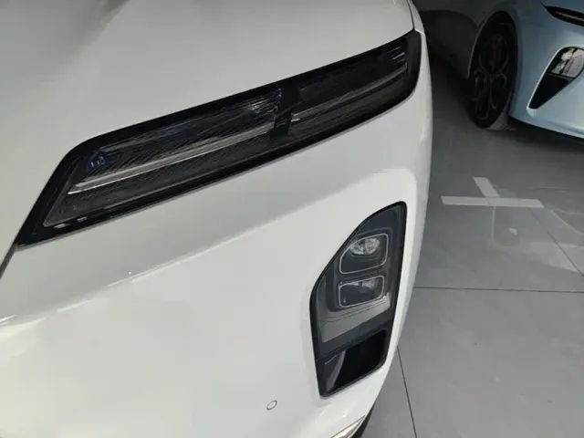 Nio ES8 — Фото автомобиля 23