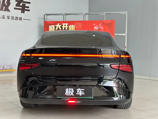 Xpeng P7 — Фото автомобиля 6
