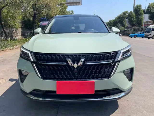 Wuling Asta — Фото автомобиля 2