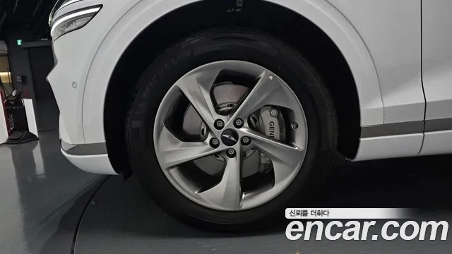 Genesis GV70 — Фото автомобиля 5