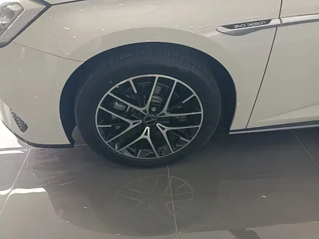 BYD Seal 07 DM-i — Фото автомобиля 22