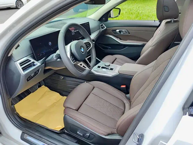 BMW 3 Series — Фото автомобиля 7