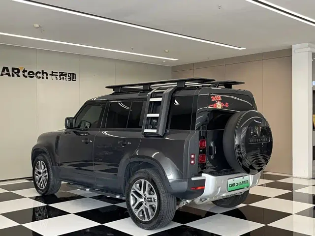 Land Rover Defender — Фото автомобиля 7
