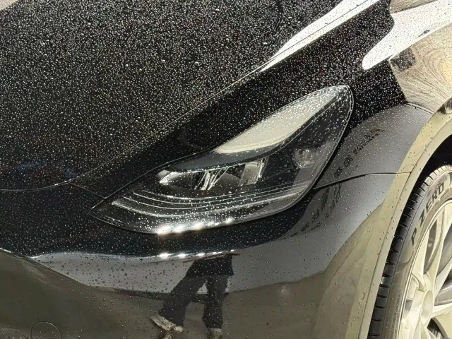 Tesla Model Y — Фото автомобиля 9