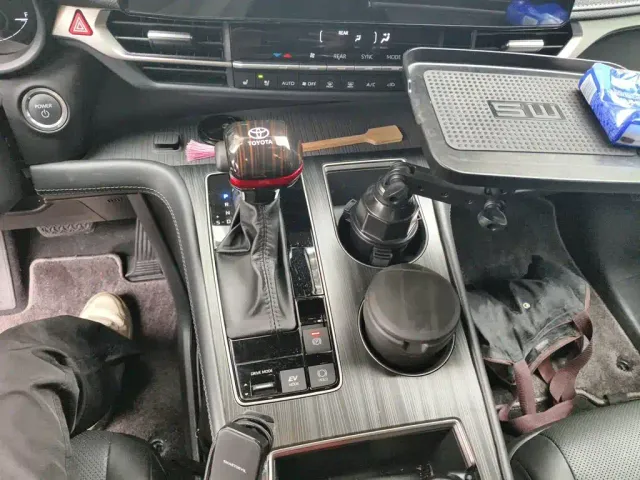 Toyota Sienna — Фото автомобиля 6