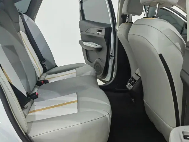 Dongfeng Fengshen E70 — Фото автомобиля 5