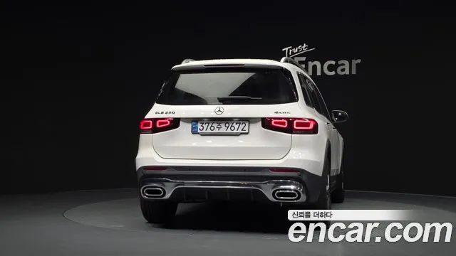 Mercedes-Benz GLB-Class — Фото автомобиля 3