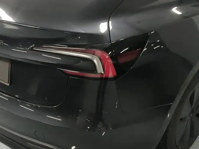 Tesla Model 3 — Фото автомобиля 19