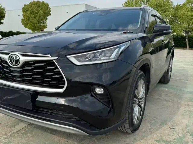 Toyota Highlander — Фото автомобиля 2