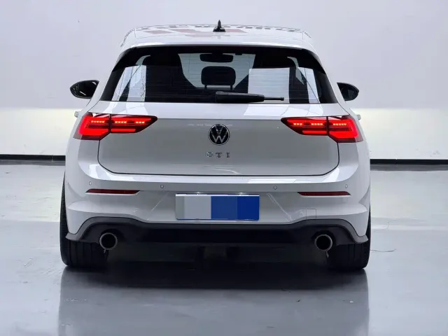 Volkswagen Golf — Фото автомобиля 8