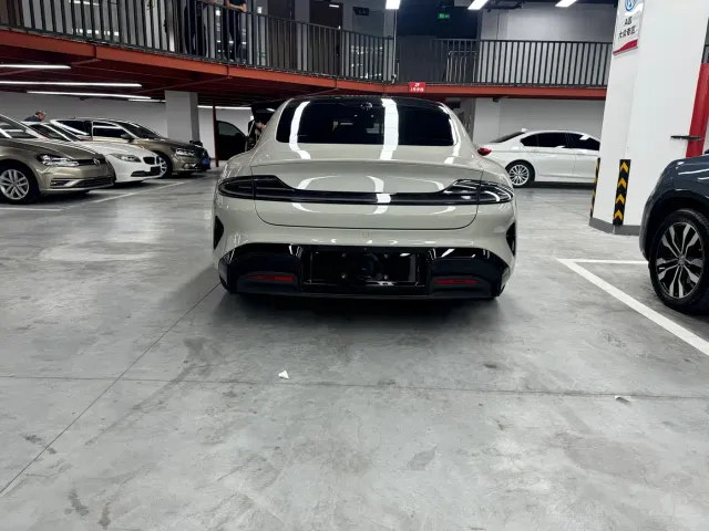 Xiaomi SU7 — Фото автомобиля 14