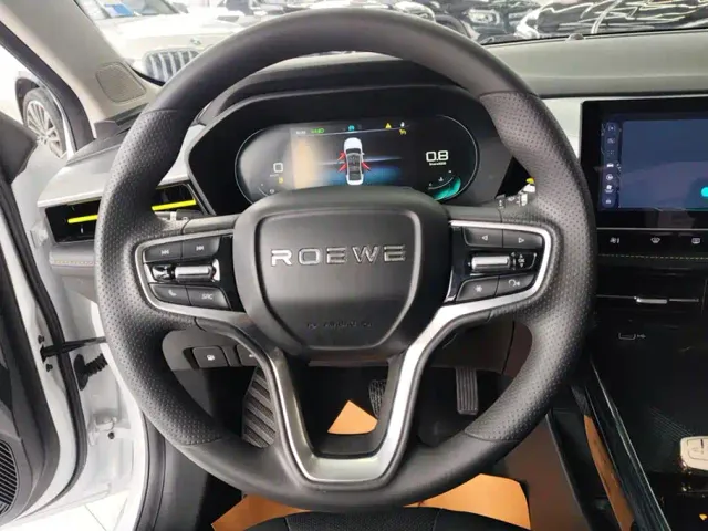 Roewe i5 — Фото автомобиля 15
