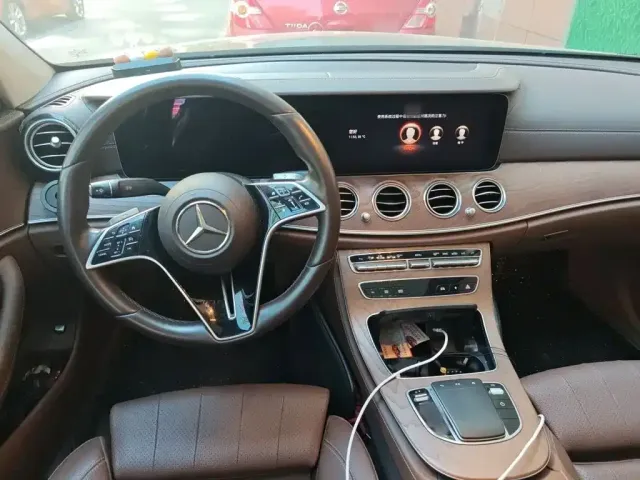Mercedes-Benz E-Class — Фото автомобиля 10