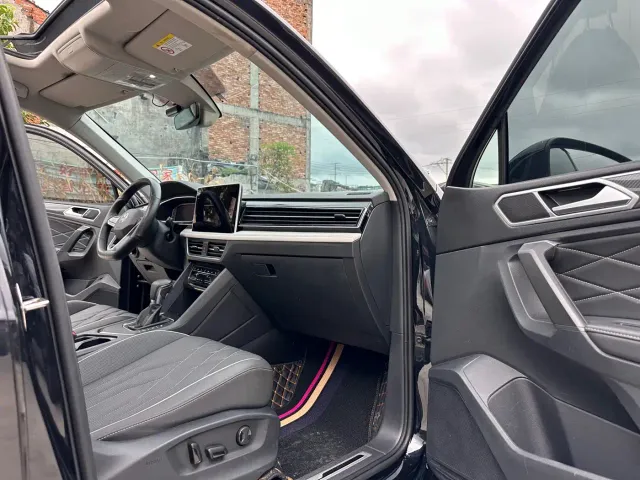 Volkswagen Tiguan L — Фото автомобиля 12