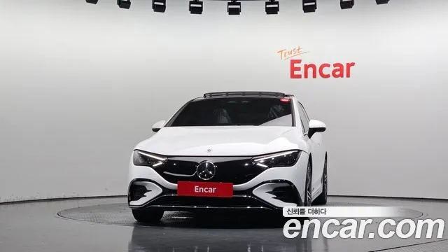 Mercedes-Benz EQE — Фото автомобиля 3