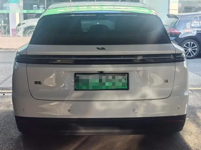 Li Auto Li Auto i6 2025 2WD Base Model — Фото автомобиля 11