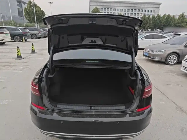 Volkswagen Passat — Фото автомобиля 18