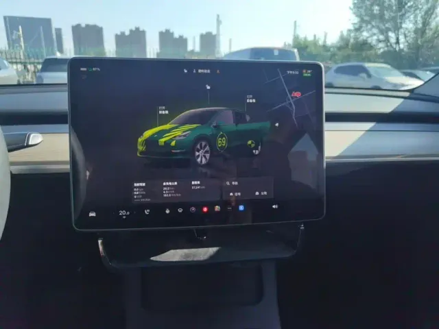 Tesla Model Y — Фото автомобиля 14