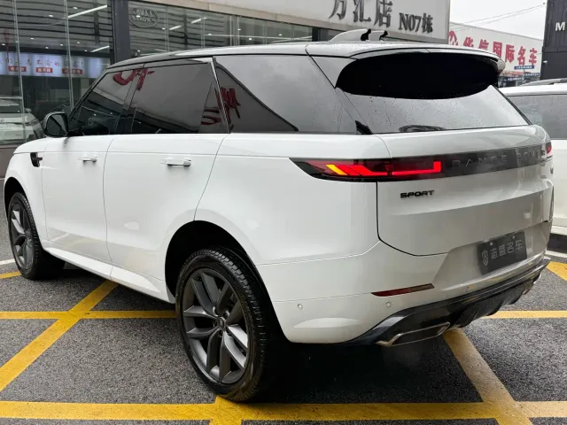 Land Rover Range Rover Sport — Фото автомобиля 7