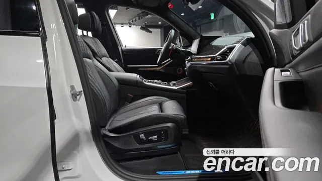 BMW X7 M60i xDrive M Sport 6 мест — Фото автомобиля 21
