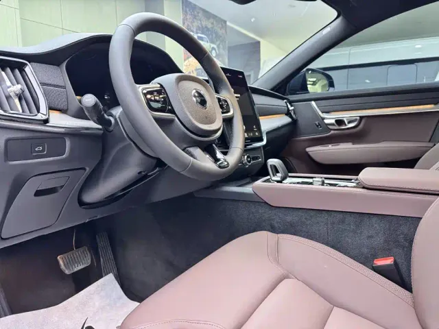 Volvo S90 — Фото автомобиля 8