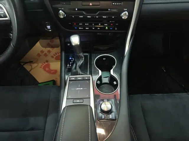 Lexus RX — Фото автомобиля 13