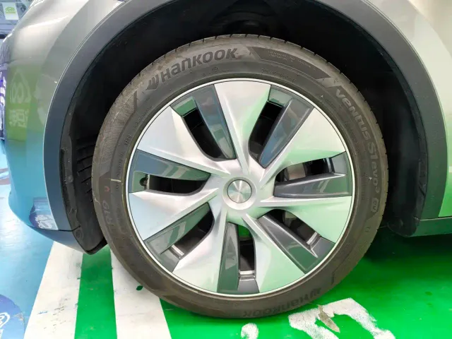 Tesla Model Y — Фото автомобиля 3
