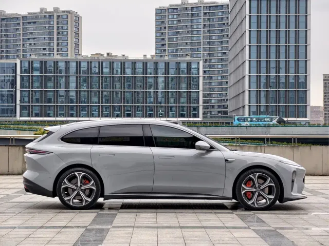 Nio ET5 Touring — Фото автомобиля 4