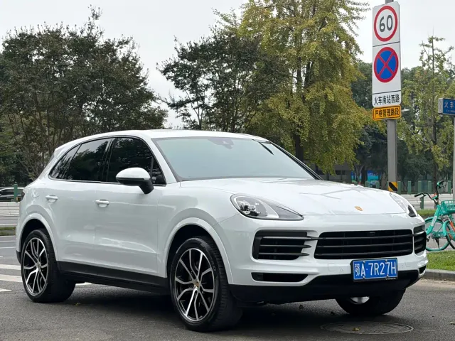 Porsche Cayenne — Фото автомобиля 3